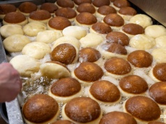 Nocne pieczenie pączków