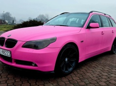 Znaleźliśmy motoryzacyjny prezent dla zakochanych. Miłość nie szuka poklasku