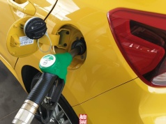 Kto nie powinien tankować paliwa premium? Mechanicy wyjaśniają, kiedy uszkodzą silnik