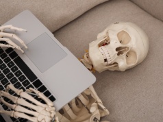 Umrzesz, ale twój Facebook nie. Meta ma patent na nieśmiertelność