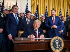 Trump kazał zasilić Pentagon węglem. Otrzymał tytuł Czempiona Węgla