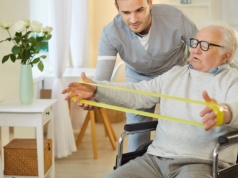 Opieki wymaga coraz więcej seniorów. Gminy potrzebują dodatkowego wsparcia