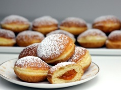 Wzięli pod lupę 11 paczków z marketów. Oto czym naprawdę zajadają się klienci