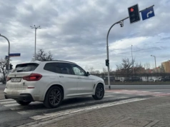 Żółte kamery na tym skrzyżowaniu "to nie łapanka". Nie popełniaj jednak tego błędu na zielonej strzałce!