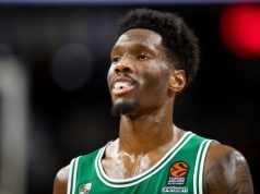 Panathinaikos podpisuje amerykańską gwiazdę Nigela Hayes-Davisa, trzeciego najlepiej opłacanego zawodnika w EuroLeague
