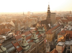 Dom studencki przy pozostałościach niemal 200-letniego dworca. Wrocław wrze