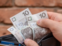 Od marca seniorzy dostaną więcej. Zmiany w popularnym świadczeniu