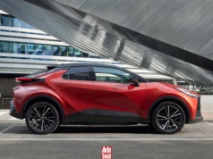 Toyota wyprzedaje crossovery z 2025 r. produkcji. Daje do 26 tys. zł rabatu