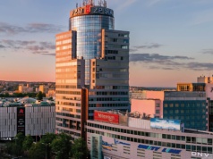 Znany biurowiec w Szczecinie z lat 90. przechodzi metamorfozę. Co się zmieni?