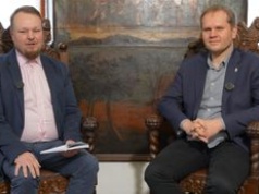 Widok na Metropolię prosto z chełmińskiego ratusza