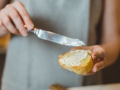 Przez 3 miesiące jedli tylko w określonych godzinach. Zważono ich po roku
