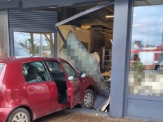 Niebezpieczny tłusty czwartek w Bytomiu. 87-latek wjechał samochodem w budynek cukierni