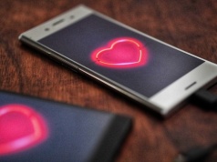 Walentynki to żniwa dla oszustów. Krakowska policja ostrzega przed fałszywymi amantami z portali randkowych