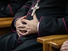 „Wiedział, nie powiedział”. Pierwszy biskup odpowie za tuszowanie pedofilii