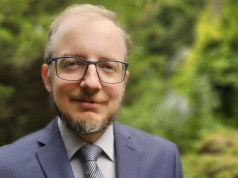 Jak przeskoczyć z klasy średniej do wyższej? „W USA widzą, że klasa wyższa oddala się, w Polsce jest inaczej”