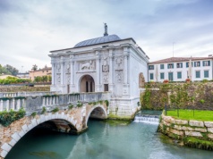 Włoski weekend bez brania wolnego za 449 PLN❗🔥 Loty w świetnych godzinach + ⭐⭐⭐ hotel w centrum 🥂🍕