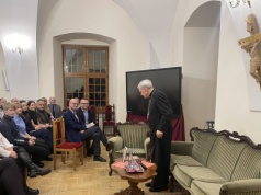 „Baranki Boże”- spotkanie autorskie biskupa diecezji sandomierskiej