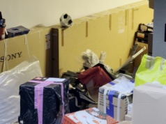 Policja odkryła kolejne magazyny fundacji. Nasza kamera była na miejscu