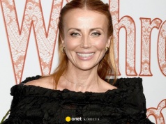 Katarzyna Zielińska stawia na koronkę. Jej stylizacja przyciągnęła uwagę na premierze filmu "Wichrowe wzgórza"