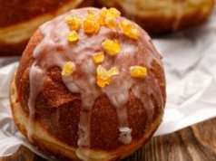 Tak w mig odświeżysz suchego pączka. Będzie mięciutki i puszysty jak dopiero kupiony