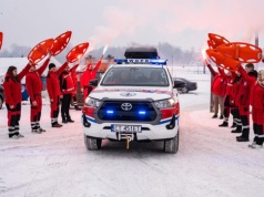 Osiem nowych samochodów dla ratowników wodnych z naszego regionu. Jedno trafiło do Torunia