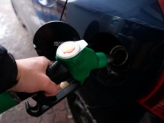 Kosztuje więcej i obiecuje cuda. Eksperci mówią wprost, czy warto tankować paliwo premium