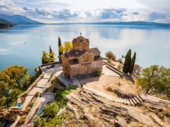 Ten kraj wciąż jest omijany przez Polaków. Skrywa perełkę UNESCO i ceny niższe niż nad Bałtykiem