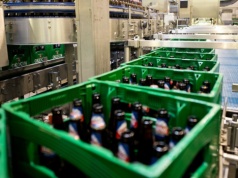 Szklane butelki poza systemem kaucyjnym do 2028 r. Prezydent złożył podpis