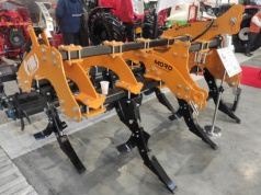 Pług dłutowy w dobrej cenie? Oto Moro Aratri Spider 7S-300