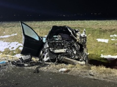 Gniezno. Śmiertelny. Zderzenie Mercedesa i Alfy Romeo. Nie żyje jedna osoba, dziecko ciężko ranne (ZDJĘCIA)