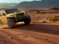 Nowy Jeep Wrangler Willys 392 rok modelowy 2026. Powrót V8 i klasycznej formuły napędu
