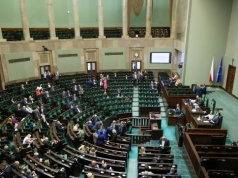 Spore podwyżki w Sejmie. Dla posłów to wciąż za mało