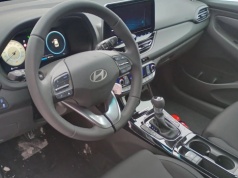 To rodzinne kombi za 97 500 zł z bagażnikiem 602 litry i automatem oferuje funkcjonalność SUV-a przy wyraźnie niższym spalaniu