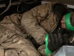 Dwa ciosy, w tym jeden od władz. Rosjanie walczą trochę po omacku