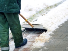 Odśnieżanie chodników przez właścicieli posesji. To może być totalna zmiana