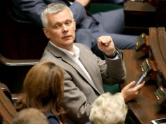 Tomasz Siemoniak ostro odpowiada Czarnkowi. "Maski opadają"
