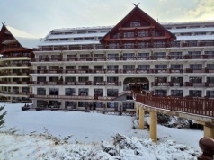 Nocowali w hotelach Gołębiewski. Wskazują plusy i minusy