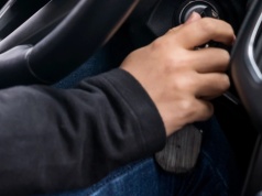 9 powodów, dlaczego samochód nie zapala. To nie musi być akumulator