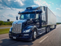 Autonomiczny ciągnik siodłowy lepszy niż człowiek-kierowca. Aurora: Mamy trasę na 15 godzin bez przerwy