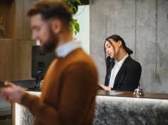 Pensje rosną, lecz hejtu nie brakuje. Praca w działach obsługi klienta