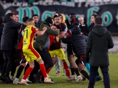 Wielka awantura na boisku po meczu Radomiak - Korona! Skandaliczne sceny przy Struga