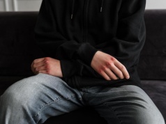 Znęcali się ze szczególnym okrucieństwem nad 8-latkiem. Usłyszeli zarzuty