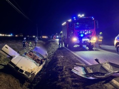 Pięć osób poszkodowanych w wypadku na DW975. Na miejscu LPR