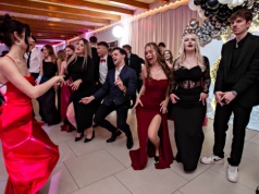 Studniówka IV LO. „Bądźcie najlepszą wersją siebie w przyszłości”