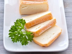 Roślinny ser przestanie smakować jak plastelina. Polacy mają na to sposób