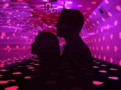 "Nie kocham cię" – powiedzieli sobie i dalej żyją razem. Czy potrzebna nam jest dziś miłość?