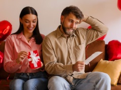 Zakochani trzymają się za kieszenie. Podliczyliśmy koszt walentynek