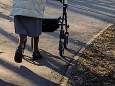 89-latka zapisała sąsiadce mieszkanie i setki tysięcy. "Ona mi je dała! Mam testament!"