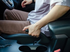 Mróz paraliżuje ten mechanizm w aucie. Jedno zimowe przyzwyczajenie może słono kosztować