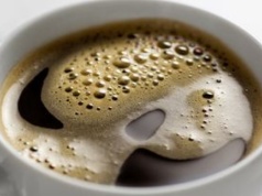 Wlej łyżeczkę do kawy i zamieszaj. Doda energii na cały dzień, spowolni starzenie